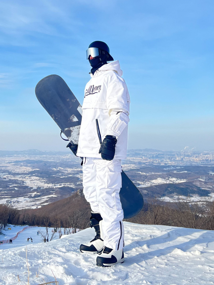 American-style Vibrant Snow Suit